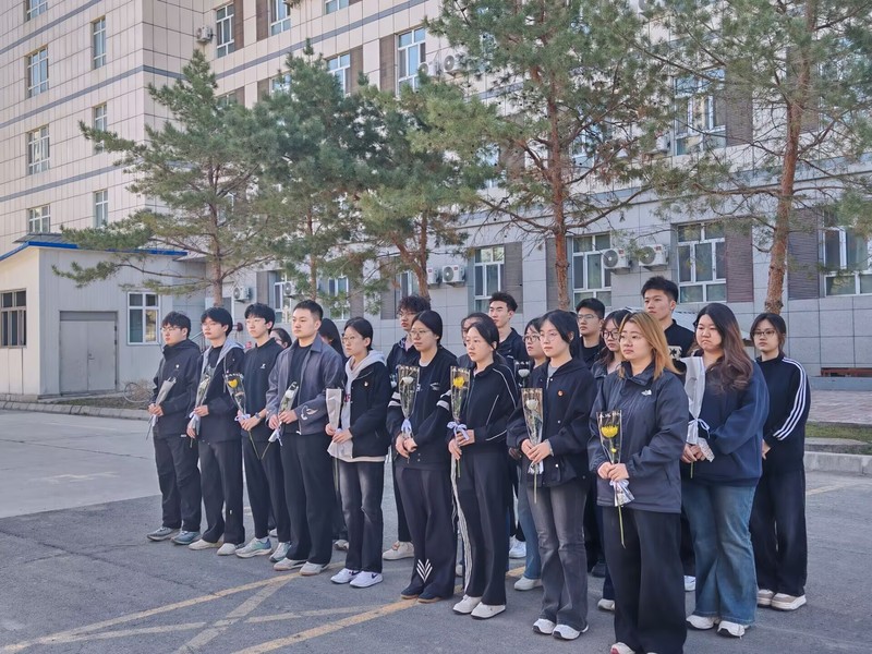 缅怀将军志，健步强身行--学院...